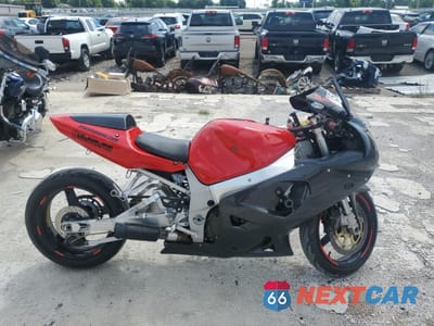 2002 SUZUKI GSX-R750 JS1GR7HA322104543 - główne zdjęcie licytacji z USA - miniatura