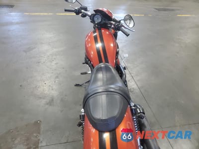 Zdjęcie 6 z 9 samochodu: 2011 HARLEY-DAVIDSON VRSCDX VIN:1HD1HHH16BC805087 - miniatura