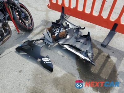Zdjęcie 9 z 11 samochodu: 2008 YAMAHA YZFR6 S VIN:JYARJ06E98A036679 - miniatura
