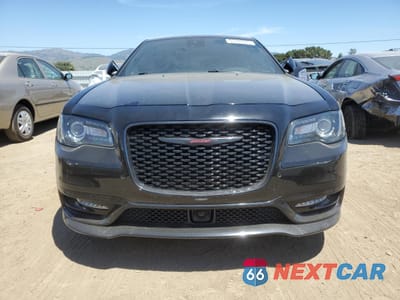 Piąte zdjęcie samochodu w środku: 2021 CHRYSLER 300 S VIN:2C3CCABT1MH604194 - miniatura