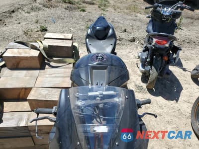 Piąte zdjęcie samochodu w środku: 2016 KAWASAKI ZX1000 R VIN:JKAZXCR17GA000396 - miniatura