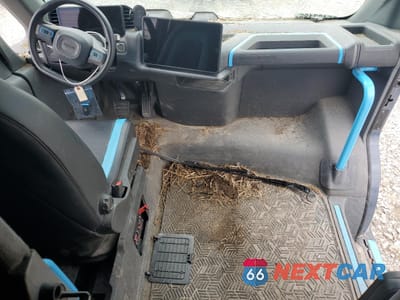 Zdjęcie 8 z 12 samochodu: 2023 RIVIAN EDV 700 VIN:7FCEHEB75PN013078 - miniatura