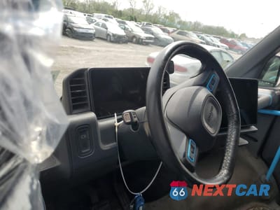 Zdjęcie 9 z 13 samochodu: 2023 RIVIAN EDV 700 VIN:7FCEHEB77PN006388 - miniatura