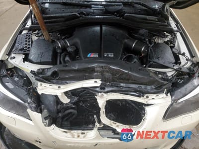 Zdjęcie 11 z 12 samochodu: 2006 BMW M5 VIN:WBSNB93526B582801 - miniatura