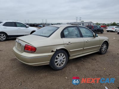 Trzecie zdjęcie samochodu z tyłu: 2002 HYUNDAI SONATA GLS VIN:KMHWF35H42A714778 - miniatura