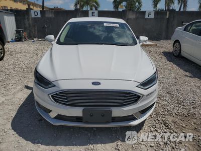 Piąte zdjęcie samochodu w środku: 2018 FORD FUSION SE HYBRID VIN:3FA6P0LU6JR118601 - miniatura