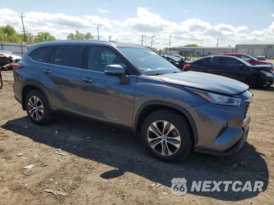 Czwarte zdjęcie samochodu z boku: 2020 TOYOTA HIGHLANDER XLE VIN:5TDGZRBH2LS023261 - miniatura