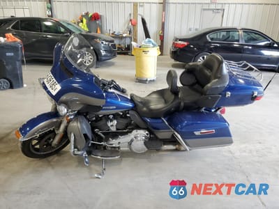 Trzecie zdjęcie samochodu z tyłu: 2017 HARLEY-DAVIDSON FLHTK ULTRA LIMITED VIN:1HD1KED10HB615175 - miniatura