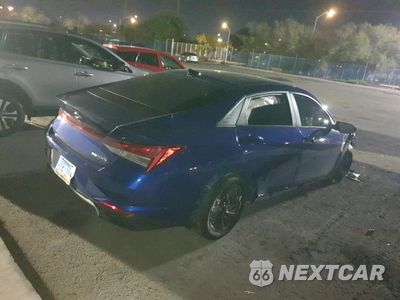 Trzecie zdjęcie samochodu z tyłu: 2023 HYUNDAI ELANTRA BLUE VIN:KMHLM4AJ3PU048235 - miniatura