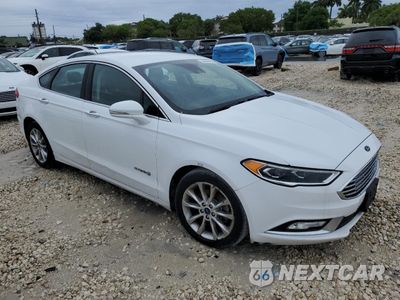Czwarte zdjęcie samochodu z boku: 2017 FORD FUSION SE HYBRID VIN:3FA6P0LU6HR359598 - miniatura