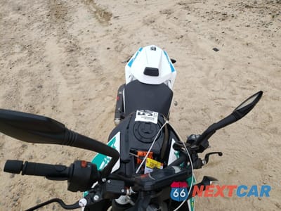 Piąte zdjęcie samochodu w środku: 2020 KTM 390 DUKE VIN:MD2JPJ408LC271854 - miniatura