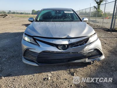 Piąte zdjęcie samochodu w środku: 2021 TOYOTA CAMRY LE VIN:4T1R11AK7MU422447 - miniatura