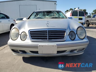 Piąte zdjęcie samochodu w środku: 1998 MERCEDES-BENZ CLK 320 VIN:WDBLJ65G0WF015315 - miniatura
