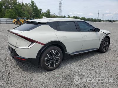 Trzecie zdjęcie samochodu z tyłu: 2024 KIA EV6 LIGHT VIN:KNDC34LAXR5169944 - miniatura
