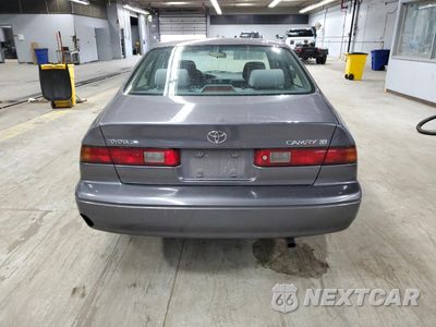 Zdjęcie 6 z 13 samochodu: 1999 TOYOTA CAMRY LE VIN:JT2BG22K0X0311123 - miniatura