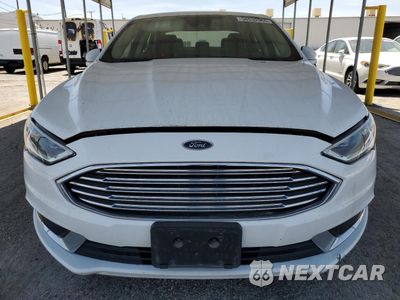 Piąte zdjęcie samochodu w środku: 2018 FORD FUSION SE HYBRID VIN:3FA6P0LU9JR172121 - miniatura