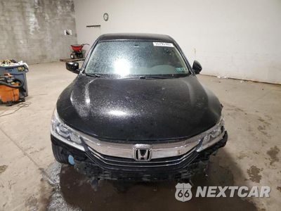 Piąte zdjęcie samochodu w środku: 2017 HONDA ACCORD LX VIN:1HGCR2F32HA299577 - miniatura