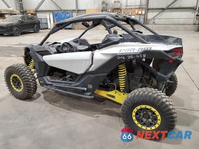 Drugie zdjęcie samochodu z przodu: 2018 CAN-AM MAVERICK X3 TURBO VIN:3JBVGAY4XJK001586 - miniatura