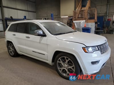 Czwarte zdjęcie samochodu z boku: 2021 JEEP GRAND CHEROKEE OVERLAND VIN:1C4RJFCG7MC718519 - miniatura