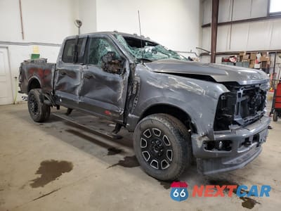 Czwarte zdjęcie samochodu z boku: 2025 FORD F350 SUPER DUTY VIN:1FT8W3BMXSEC30427 - miniatura