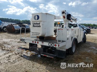 Trzecie zdjęcie samochodu z tyłu: 2022 FORD F550 SUPER DUTY VIN:1FDUF5GN0NDA14569 - miniatura