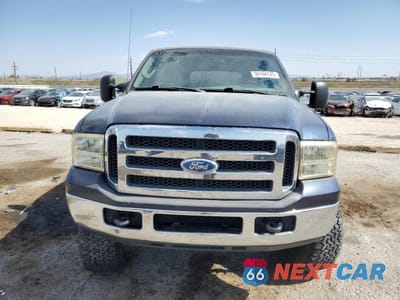 Piąte zdjęcie samochodu w środku: 2005 FORD EXCURSION XLT VIN:1FMSU41P35EC93673 - miniatura