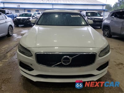 Piąte zdjęcie samochodu w środku: 2017 VOLVO S90 T6 MOMENTUM VIN:YV1A22MK4H1016742 - miniatura