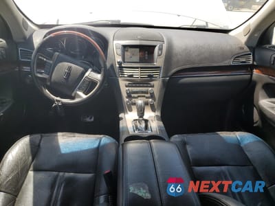 Zdjęcie 8 z 15 samochodu: 2012 LINCOLN MKT VIN:2LMHJ5AT8CBL52171 - miniatura