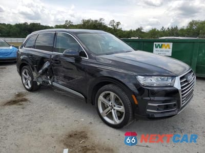 Czwarte zdjęcie samochodu z boku: 2019 AUDI Q7 PRESTIGE VIN:WA1VAAF73KD001047 - miniatura