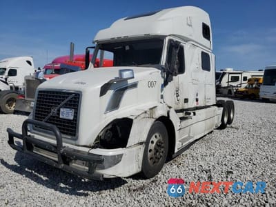 Drugie zdjęcie samochodu z przodu: 2016 VOLVO VNL SEMI TRUCK VIN:4V4NC9EH3GN950614 - miniatura
