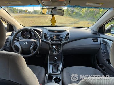 Zdjęcie 9 z 10 samochodu: 2014 HYUNDAI ELANTRA SE VIN:5NPDH4AE9EH508778 - miniatura