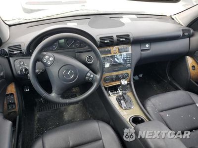 Zdjęcie 8 z 12 samochodu: 2007 MERCEDES-BENZ C 230 VIN:WDBRF52H47E027350 - miniatura