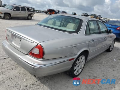 Trzecie zdjęcie samochodu z tyłu: 2004 JAGUAR VANDENPLAS VIN:SAJEA74C14SG02291 - miniatura