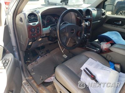 Zdjęcie 8 z 12 samochodu: 2005 GMC ENVOY XL VIN:1GKET16MX56176205 - miniatura