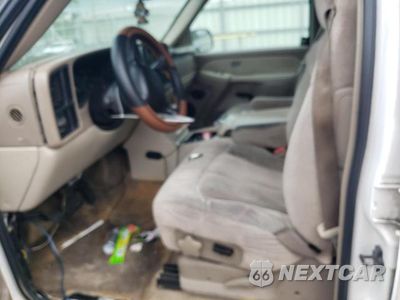 Zdjęcie 7 z 13 samochodu: 2001 CHEVROLET SUBURBAN C1500 VIN:3GNEC16T41G152291 - miniatura
