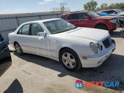 Czwarte zdjęcie samochodu z boku: 2000 MERCEDES-BENZ E 320 VIN:WDBJF65JXYB094507 - miniatura