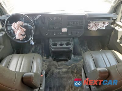 Zdjęcie 8 z 14 samochodu: 2022 CHEVROLET EXPRESS G3500 LS VIN:1GAZGNF72N1171881 - miniatura