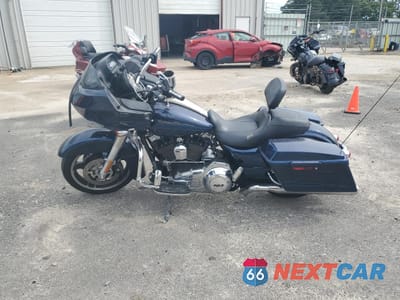 Trzecie zdjęcie samochodu z tyłu: 2013 HARLEY-DAVIDSON FLTRX ROAD GLIDE CUSTOM VIN:1HD1KHM18DB611340 - miniatura