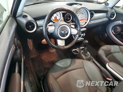 Zdjęcie 8 z 12 samochodu: 2010 MINI COOPER S VIN:WMWMF7C53ATZ72835 - miniatura