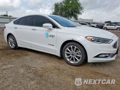 Czwarte zdjęcie samochodu z boku: 2017 FORD FUSION SE HYBRID VIN:3FA6P0LU9HR408972 - miniatura