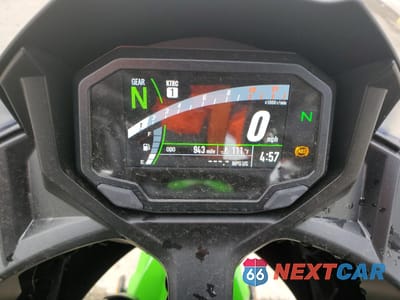 Zdjęcie 7 z 10 samochodu: 2023 KAWASAKI EX650 P VIN:ML5EXEP1XPDA99830 - miniatura