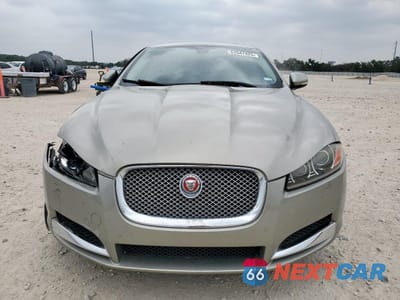 Piąte zdjęcie samochodu w środku: 2014 JAGUAR XF VIN:SAJWA0ES3EPU09854 - miniatura