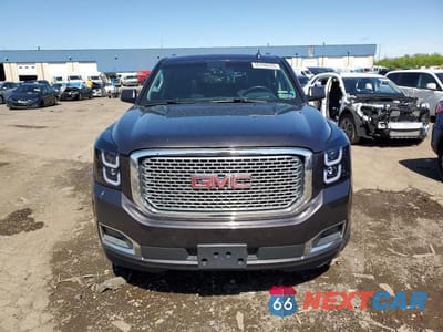 Piąte zdjęcie samochodu w środku: 2017 GMC YUKON XL DENALI VIN:1GKS2HKJXHR118866 - miniatura
