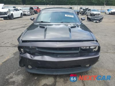 Piąte zdjęcie samochodu w środku: 2013 DODGE CHALLENGER R/T VIN:2C3CDYBT6DH549134 - miniatura