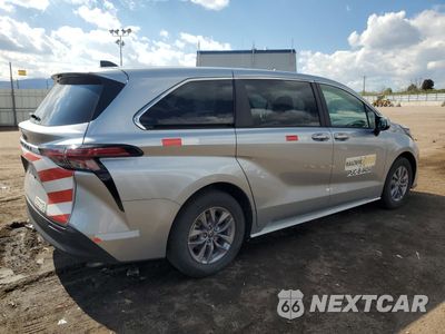 Trzecie zdjęcie samochodu z tyłu: 2022 TOYOTA SIENNA LE VIN:5TDKSKFC2NS065811 - miniatura