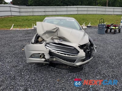 Piąte zdjęcie samochodu w środku: 2015 FORD FUSION SE VIN:3FA6P0H75FR173180 - miniatura