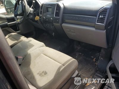 Zdjęcie 8 z 10 samochodu: 2017 FORD F550 SUPER DUTY VIN:1FDUF5GT2HED19245 - miniatura