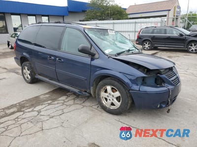 Czwarte zdjęcie samochodu z boku: 2005 DODGE GRAND CARAVAN SXT VIN:2D4GP44L65R256116 - miniatura