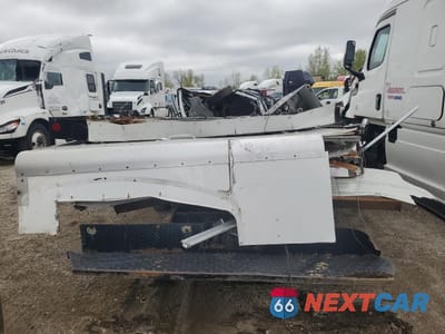 Zdjęcie 6 z 13 samochodu: 2022 FORD ECONOLINE E450 SUPER DUTY CUTAWAY VAN VIN:1FDXE4FNXNDC06769 - miniatura
