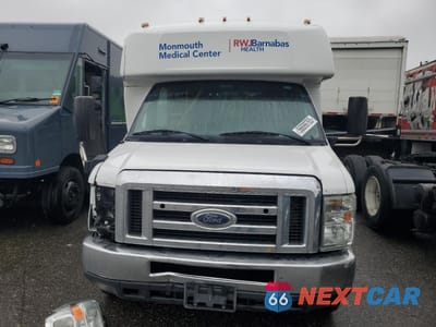 Piąte zdjęcie samochodu w środku: 2016 FORD ECONOLINE E350 SUPER DUTY CUTAWAY VAN VIN:1FDEE3FS8GDC57908 - miniatura
